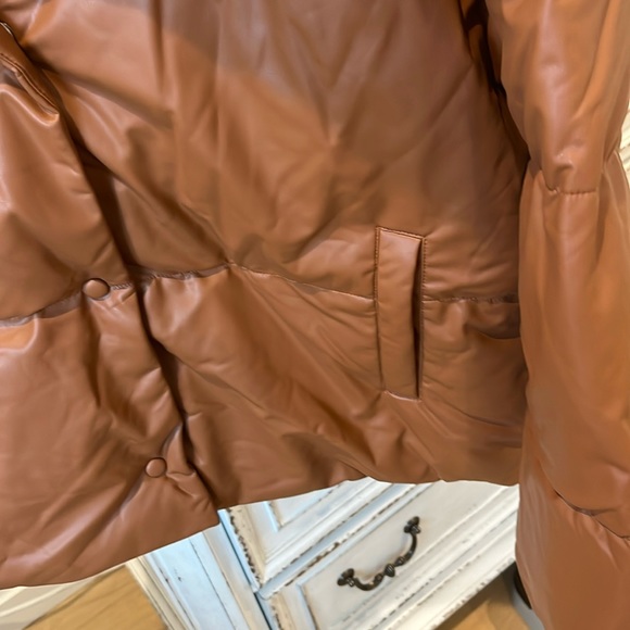 ๐ฝSale๐ฝBagatelle NYC Faux Leather Puffer Jacket - Picture 8 of 15